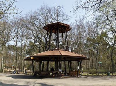 Der Karlsternpavillon im Käfertaler Wald